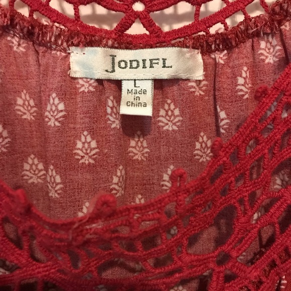 Red L top - Picture 3 of 3